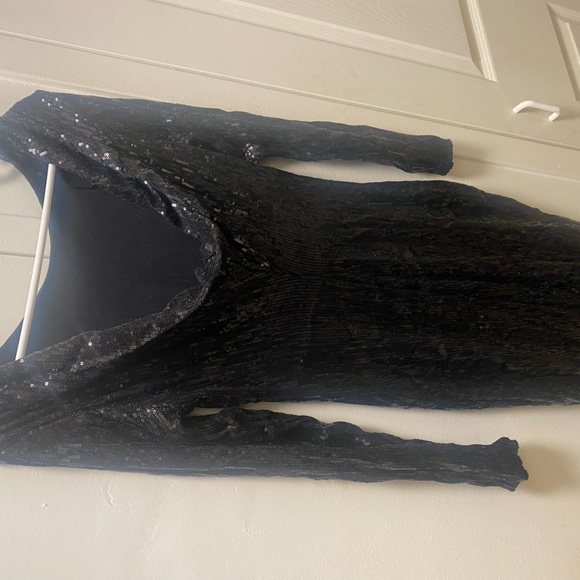 Used like new female dress - Picture 4 of 5